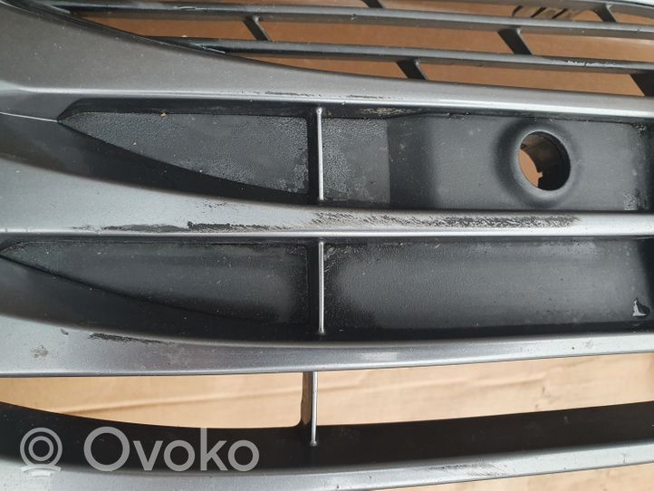 Toyota Camry Mascherina inferiore del paraurti anteriore 5310233160
