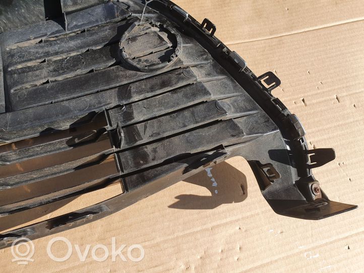 Toyota Yaris Etupuskurin alempi jäähdytinsäleikkö 53102ODO3070