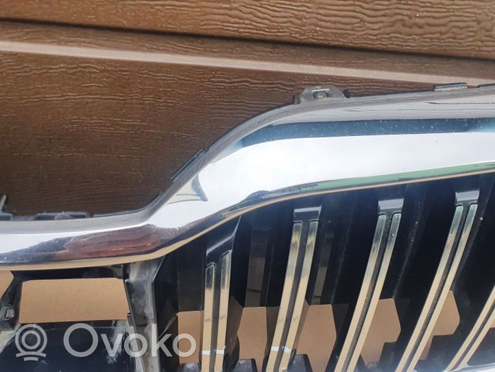 Skoda Superb B8 (3V) Etupuskurin ylempi jäähdytinsäleikkö 3V0853653K