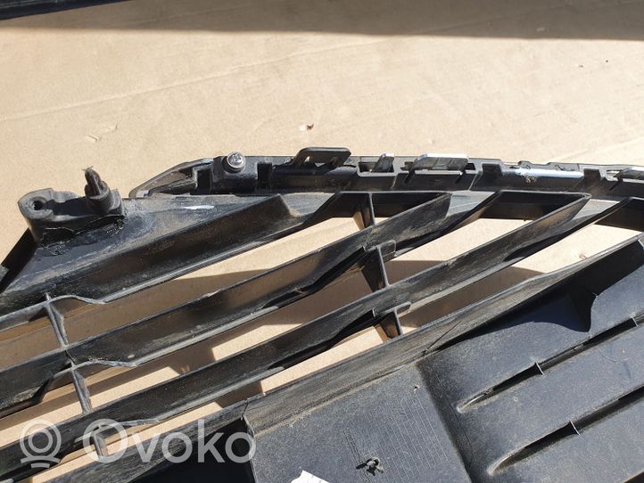 Toyota Yaris Grille inférieure de pare-chocs avant 531120D390420