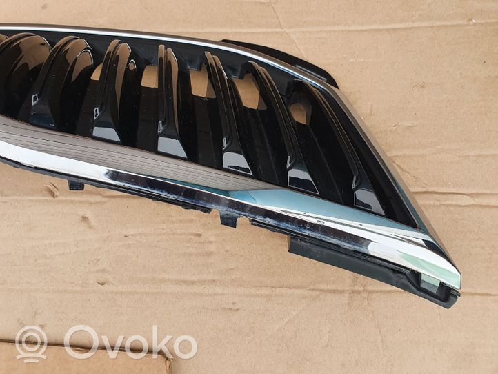 Skoda Octavia Mk3 (5E) Maskownica / Grill / Atrapa górna chłodnicy 5E080