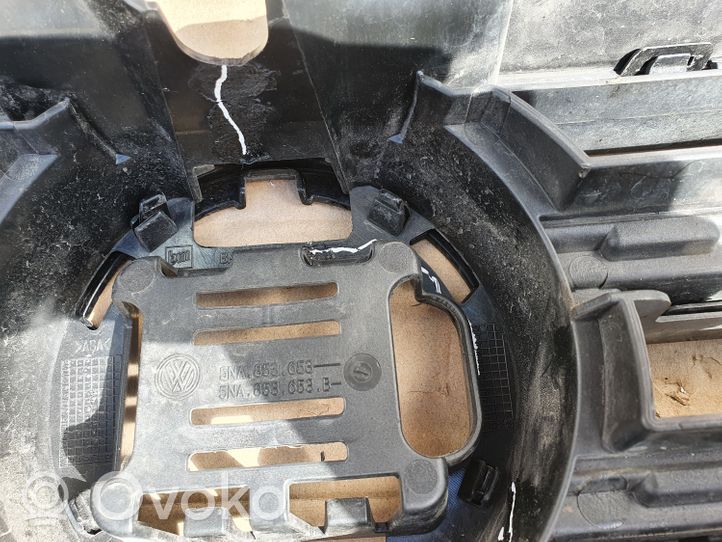 Volkswagen Tiguan Griglia superiore del radiatore paraurti anteriore 5NA853653B