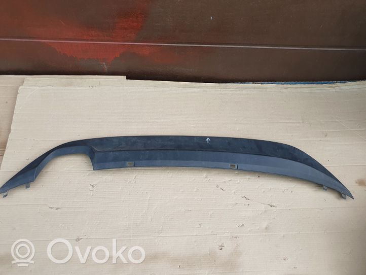 Volkswagen Golf VII Rivestimento della parte inferiore del paraurti posteriore 5G6807568D