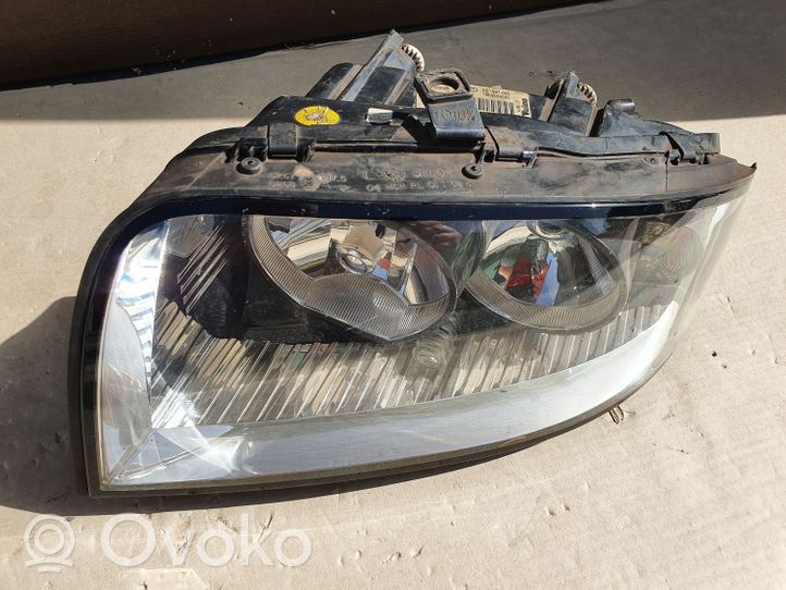 Audi A2 Lampa przednia 8Z0941003