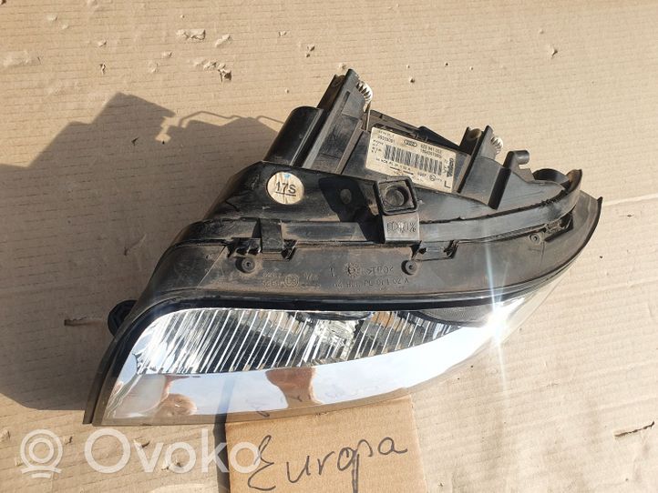 Audi A2 Lampa przednia 8Z0941003