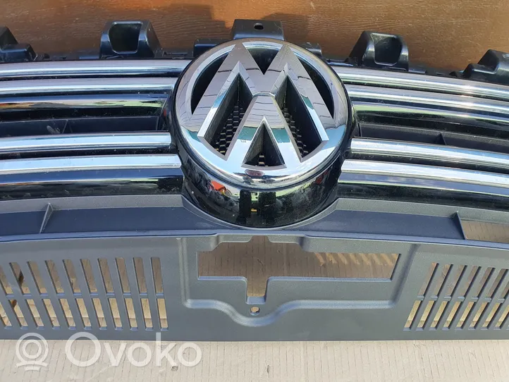 Volkswagen Tiguan Grille calandre supérieure de pare-chocs avant 5N0853653E