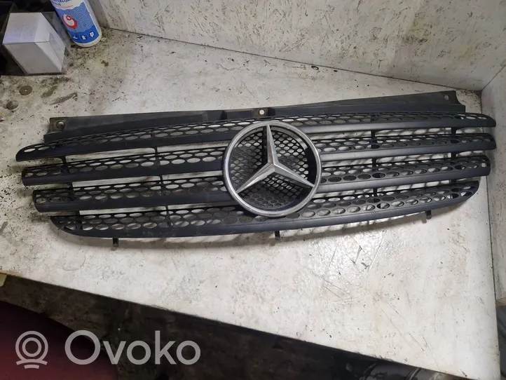 Mercedes-Benz Vito Viano W639 Maskownica / Grill / Atrapa górna chłodnicy 