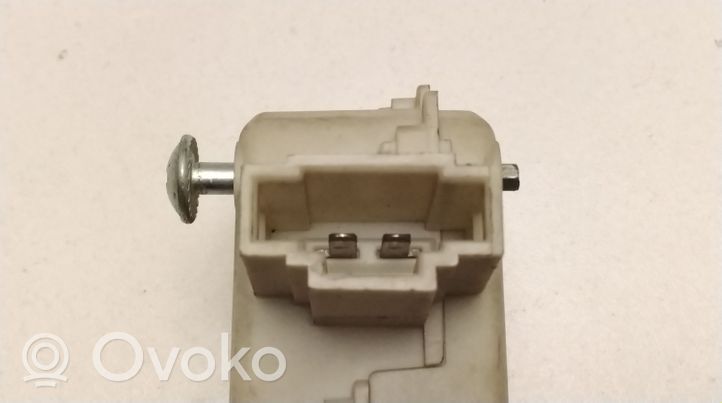 Volkswagen Bora Moteur de verrouillage trappe à essence 3B0959782