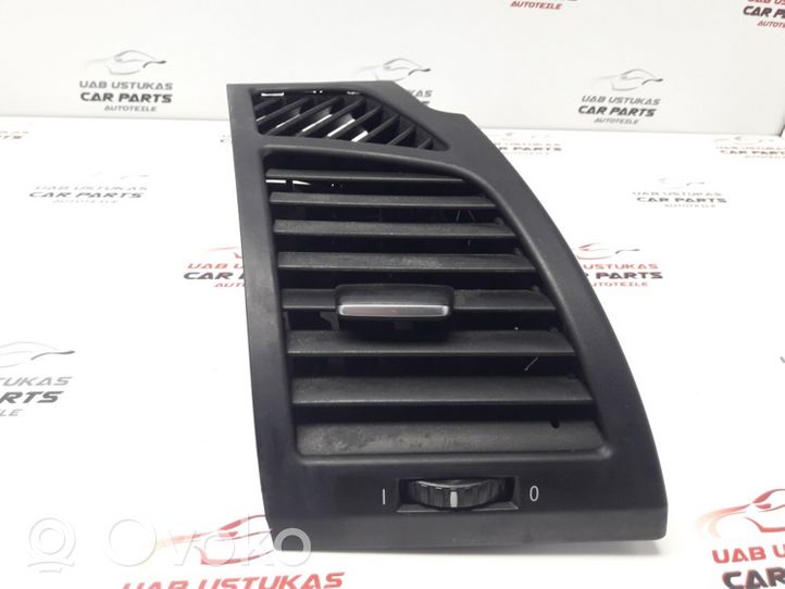 BMW 1 E82 E88 Dashboard side air vent grill/cover trim 7059188