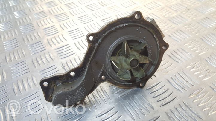 Audi 80 90 S2 B4 Vesipumppu 11G279