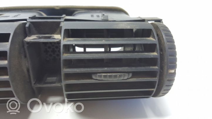 Opel Astra G Griglia di ventilazione centrale cruscotto 90560344