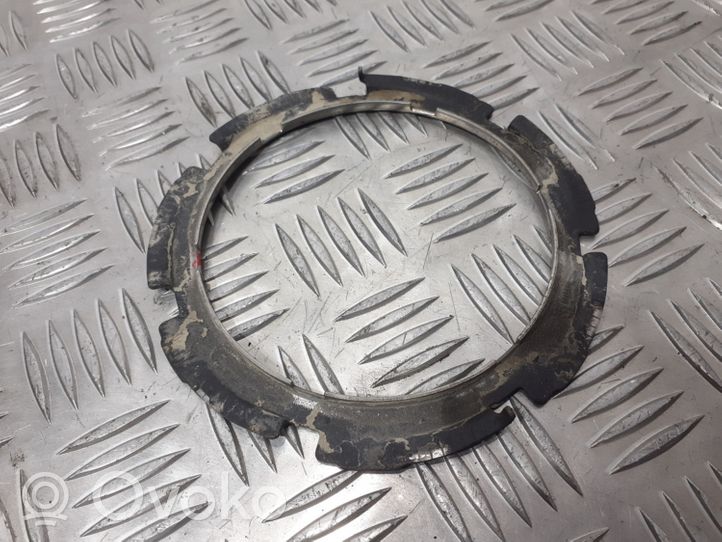 Audi A8 S8 D3 4E Bague de verrouillage pour réservoir de carburant 