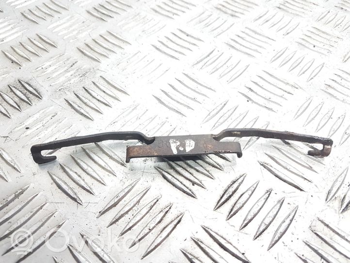 Ford Mondeo MK IV Front brake pad spring 206