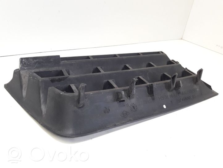 Renault Megane II Maskownica / Grill / Atrapa górna chłodnicy 8200114157