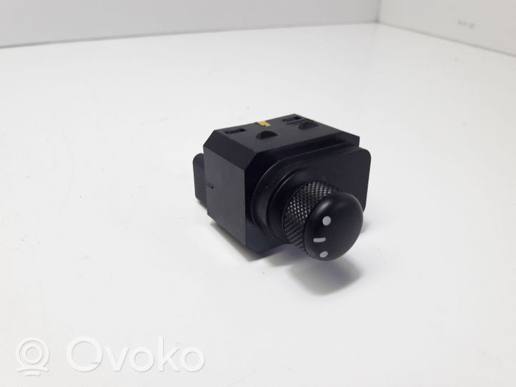 Suzuki SX4 Bouton de commutateur rétroviseur latéral 62J000640T