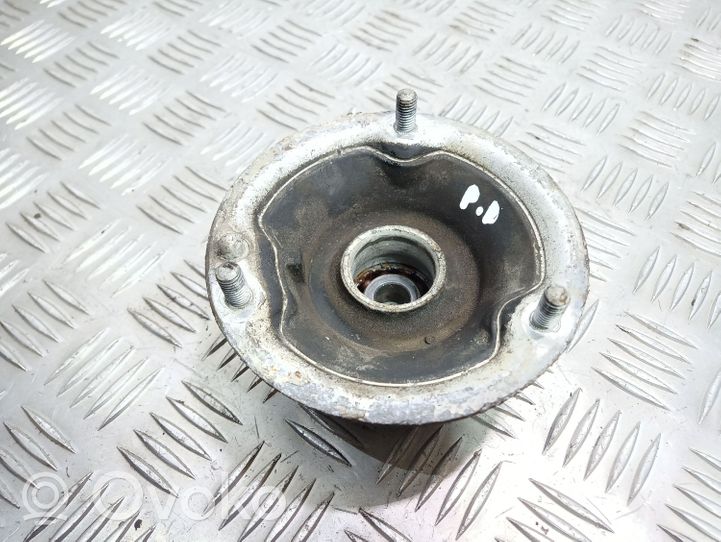 BMW 1 E81 E87 Soporte de puntal superior delantero 6760943