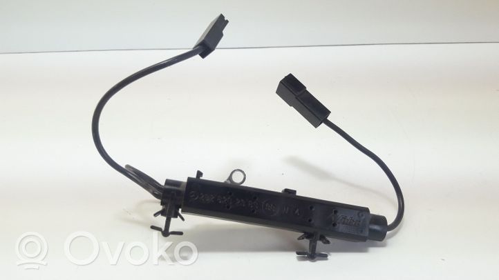 Mercedes-Benz C W202 Amplificateur d'antenne 2028202389