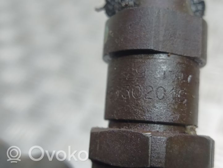 Volkswagen PASSAT B3 Fuel injector 028130201C