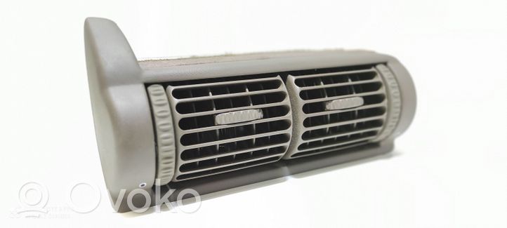 Opel Omega B2 Centrālais gaisa ventilācijas režģis 09147866