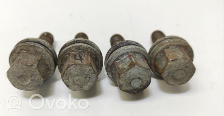 Citroen C5 Nuts/bolts 