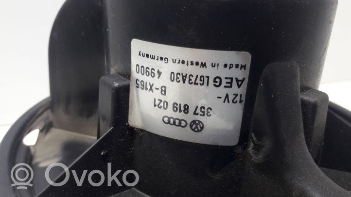 Volkswagen PASSAT B3 Lämmittimen puhallin 357819021