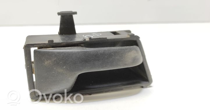 Volkswagen Jetta II Takaoven sisäkahva 321837236A