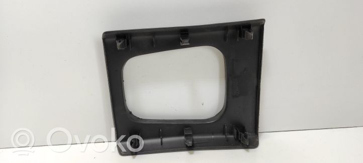 Volkswagen Golf III Rivestimento in plastica cornice della leva del cambio 1H0863216