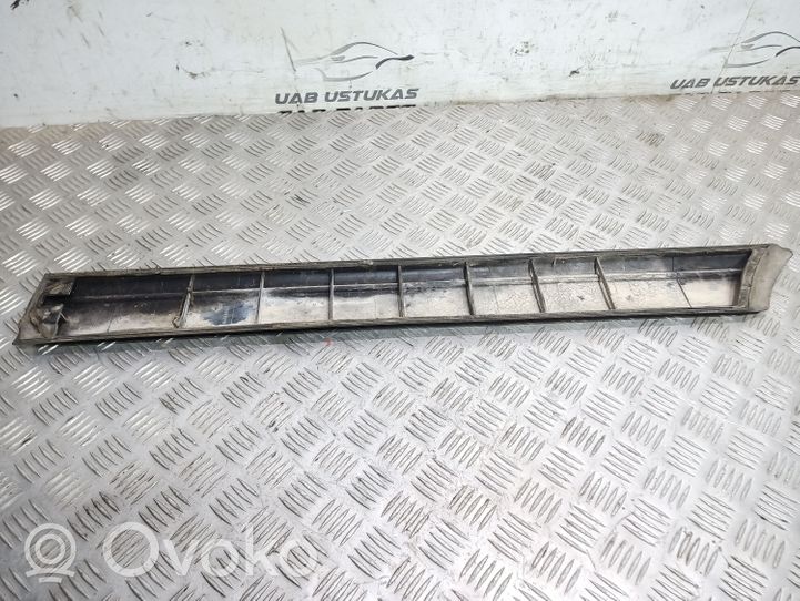 Audi 100 200 5000 C3 Takaoven lista (muoto) 443853962