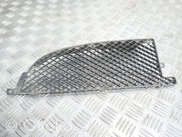 Daihatsu Sirion Grille calandre supérieure de pare-chocs avant 5311397201