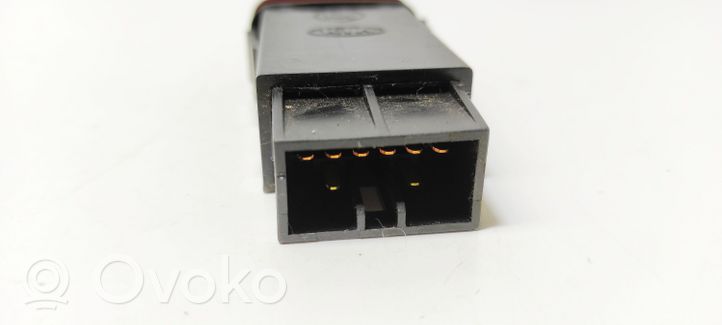 KIA Clarus Botón interruptor de luz de peligro 