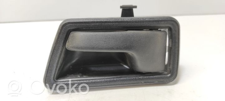 Volkswagen Jetta II Takaoven sisäkahva 321837235A