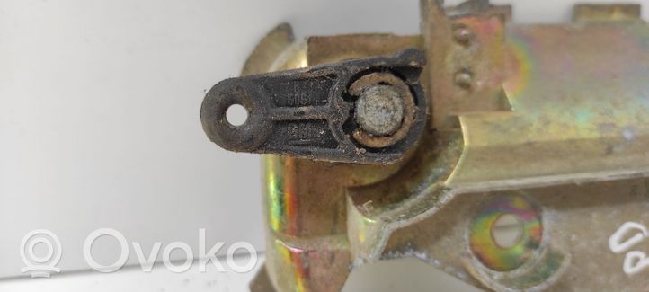 Opel Corsa B Priekinė užrakinimo spynelė (prie rankenos) 