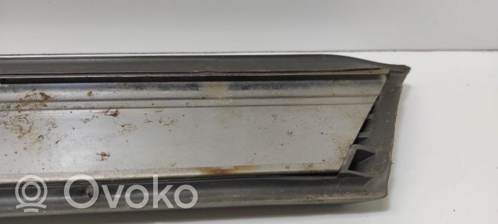 Opel Rekord E2 Listwa / Nakładka na błotnik przedni 90148331