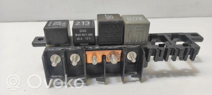 Volkswagen PASSAT B5 Fuse module 8L0941822A