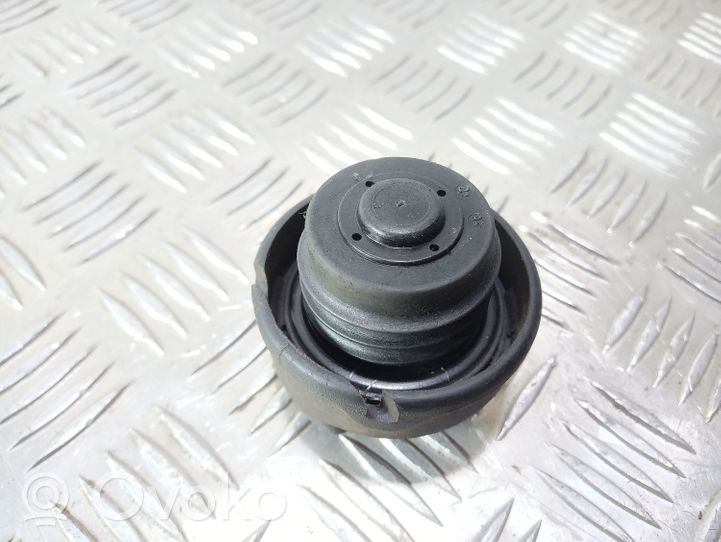 Audi A6 S6 C4 4A Tappo del serbatoio del carburante 191201553A