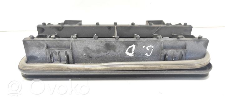 Volkswagen PASSAT B7 Quarter panel pressure vent 3C0819465