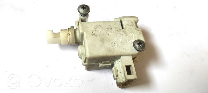 Volkswagen PASSAT B7 Fuel tank cap lock motor 3AA610773