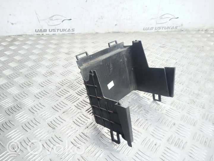 Volkswagen PASSAT B7 Tapa/cubierta para la caja de la batería 3C0915336A