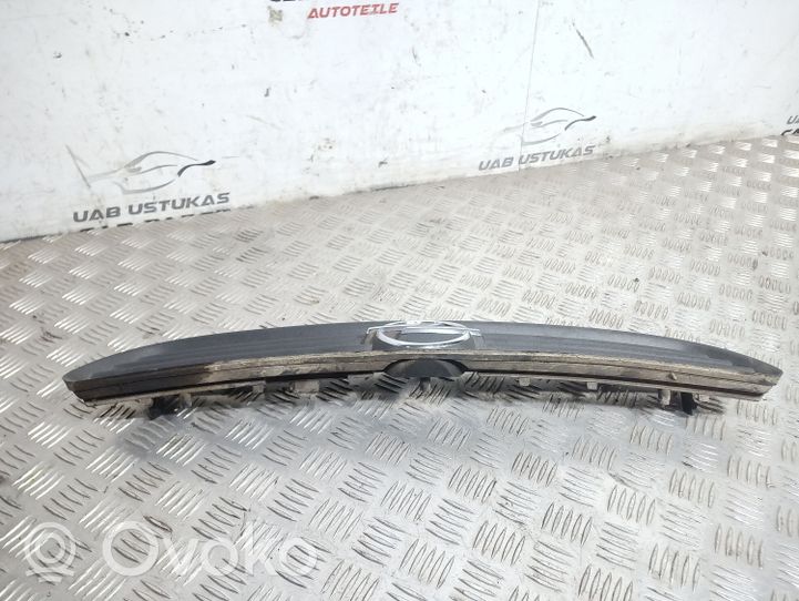 Opel Astra G Grille calandre supérieure de pare-chocs avant 90588120