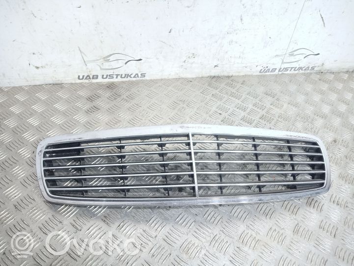 Mercedes-Benz E W211 Maskownica / Grill / Atrapa górna chłodnicy A2118800583