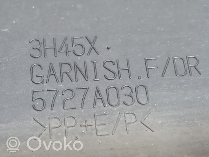 Mitsubishi Outlander Priekšpusē durvju dekoratīvā apdare (moldings) 5727A030