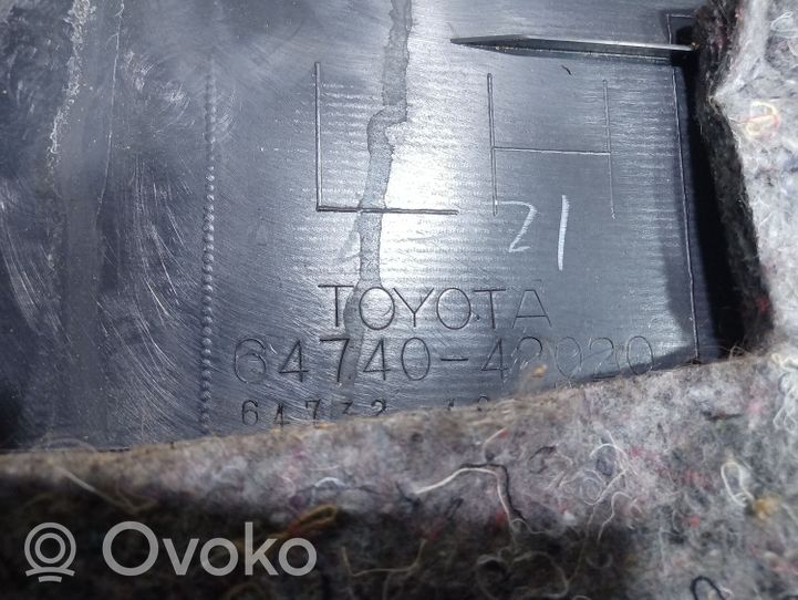 Toyota RAV 4 (XA20) Tavaratilan sivuverhoilu 6474042020