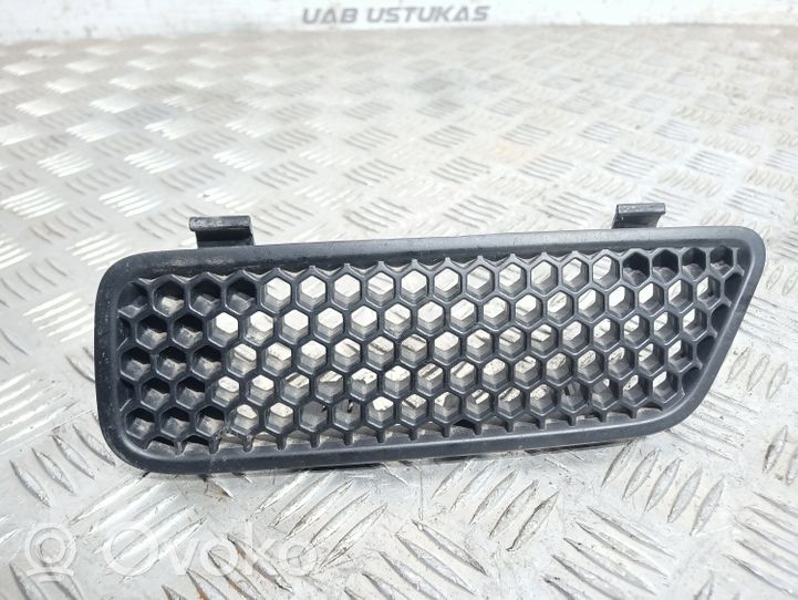 Renault Scenic I Rejilla superior del radiador del parachoques delantero 7700428466