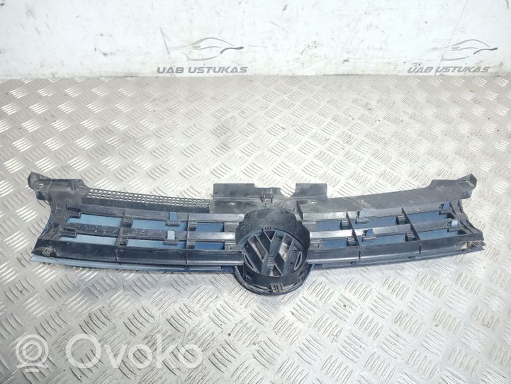 Volkswagen Golf IV Etupuskurin ylempi jäähdytinsäleikkö 1J0853655G