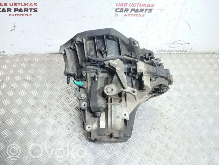 Nissan Qashqai Manuaalinen 6-portainen vaihdelaatikko 8084741