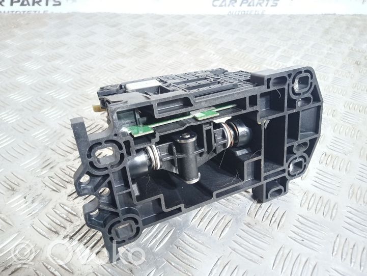 Land Rover Discovery 3 - LR3 Vaihteenvalitsimen verhoilu UCB500072