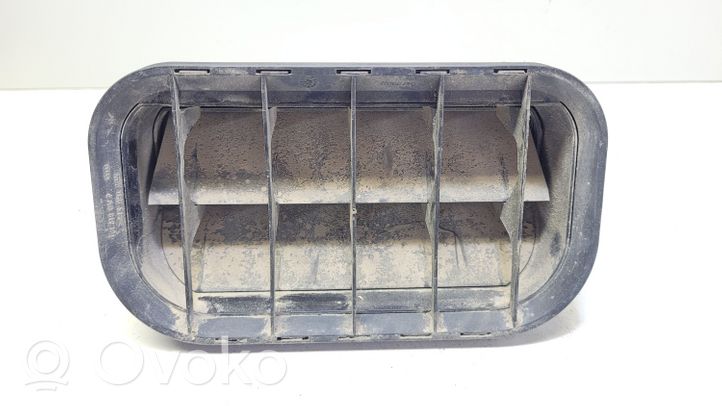 Volkswagen PASSAT B5.5 Quarter panel pressure vent 4A0819181