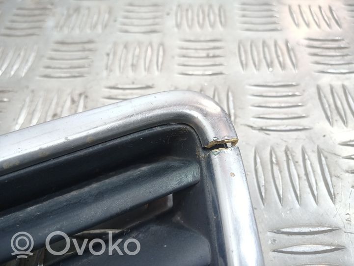 Audi A6 S6 C5 4B Maskownica / Grill / Atrapa górna chłodnicy 4B0853651A