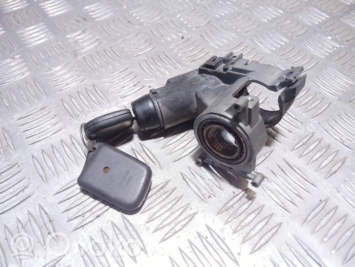 Volkswagen PASSAT B4 Ignition lock 357905851A