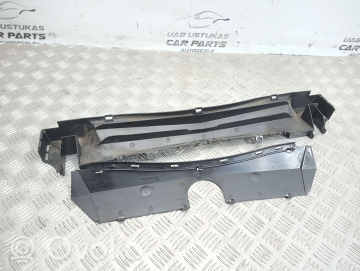 Land Rover Discovery 3 - LR3 Other engine bay part 580600013